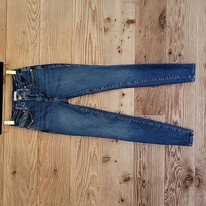 Good American Size 00 Dark Wash Skinny Jeans